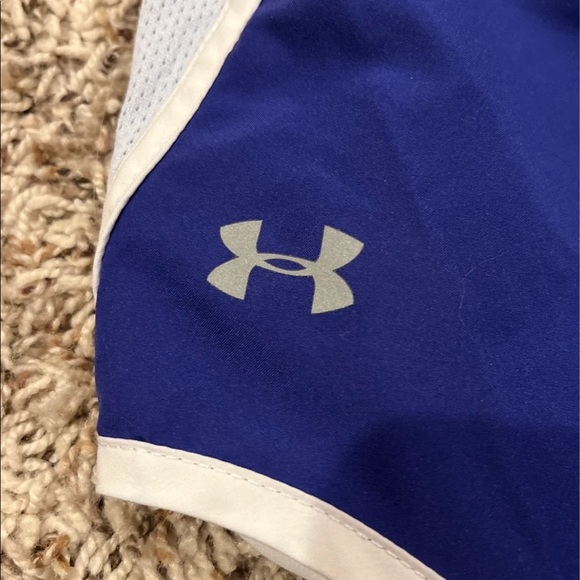 Womens Under Armour shorts - Picture 2 of 7
